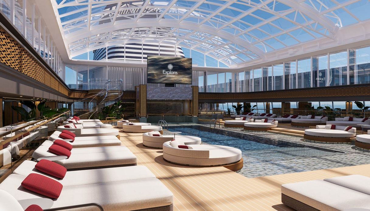 La piscina della nave Explora III