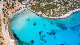 Il silenzio azzurro dell’Egeo ha una forma, ed è quella dell’Isola di Lipsi
