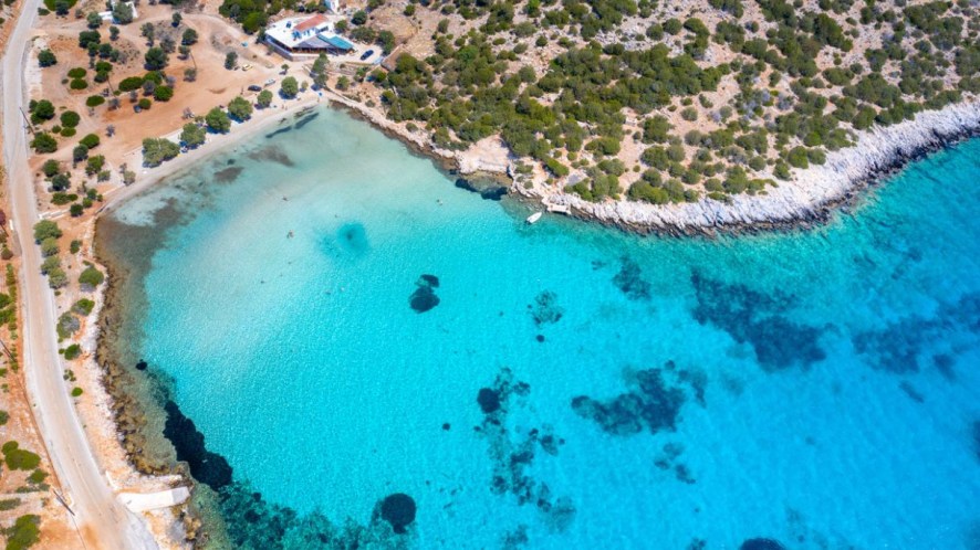 Il silenzio azzurro dell’Egeo ha una forma, ed è quella dell’Isola di Lipsi