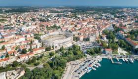 Pietra, vento e imperi ritrovati: viaggio a Pola, la Roma dell’Istria