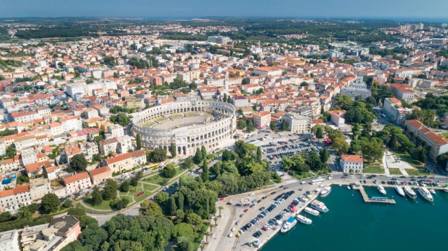 Pietra, vento e imperi ritrovati: viaggio a Pola, la Roma dell’Istria