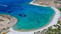 Polyaigos è l’isola fantasma delle Cicladi che custodisce il segreto dell’Egeo più puro