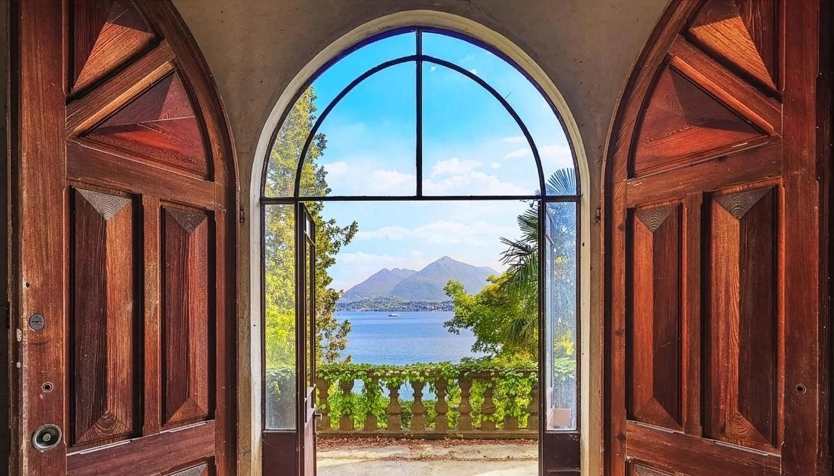 Vista dall'interno del castello di Ferré
