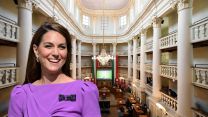 Kate Middleton arriva a Reggio Emilia e scopre la Sala del Tricolore