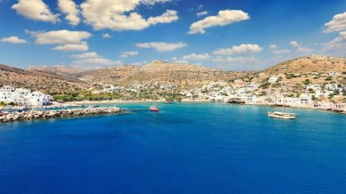 Sikinos è l’isola segreta delle Cicladi che racconta la Grecia di un altro tempo