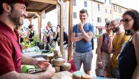 Dall’aglione agli asparagi, le sagre e gli eventi imperdibili del weekend del 9 e 10 maggio 2026