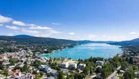 Il lago turchese Wörthersee è la meta da raggiungere quest’estate ed è il più grande della Carinzia