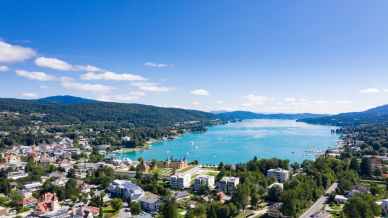 Il lago turchese Wörthersee è la meta da raggiungere quest’estate ed è il più grande della Carinzia