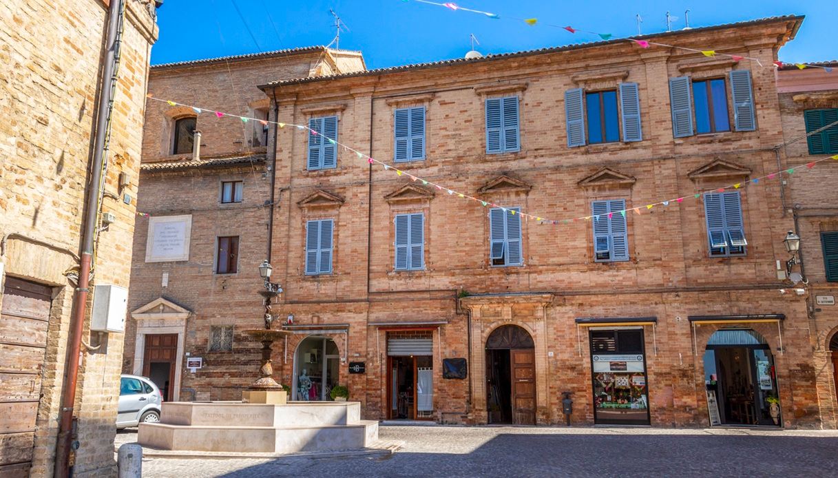 C'&egrave; anche Castelfidardo tra i borghi marchigiani dov'&egrave; stato girato il film "Il Principe della Follia" 