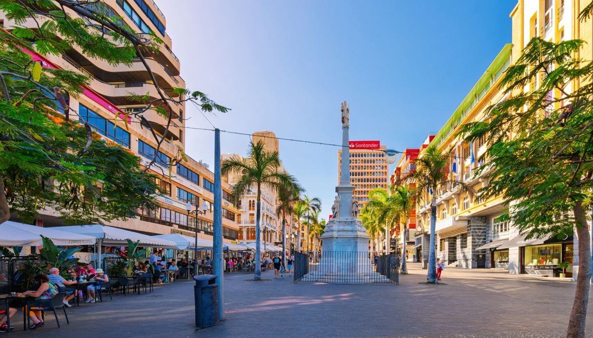 Nella zona pi&ugrave; moderna di Santa Cruz de Tenerife sono girate molte scene di "In the grey"