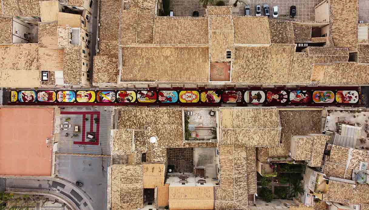 infiorata-noto-2026-centro-storico-vista-panoramica