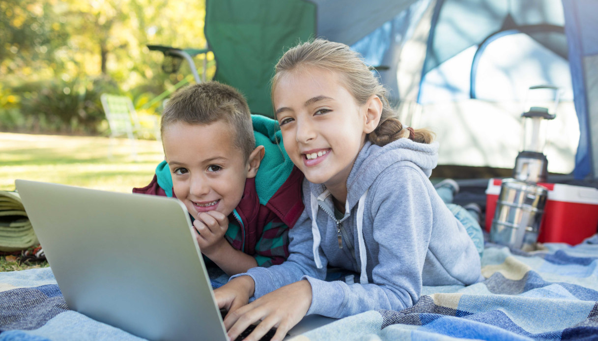 Vacanze estive con i bambini: la valigia perfetta non dimentica l'inglese
