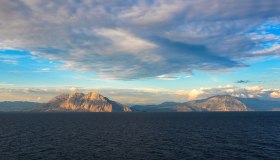 Grecia, in vendita l’isola delle Echinadi dove praticare il digital detox: quanto costa