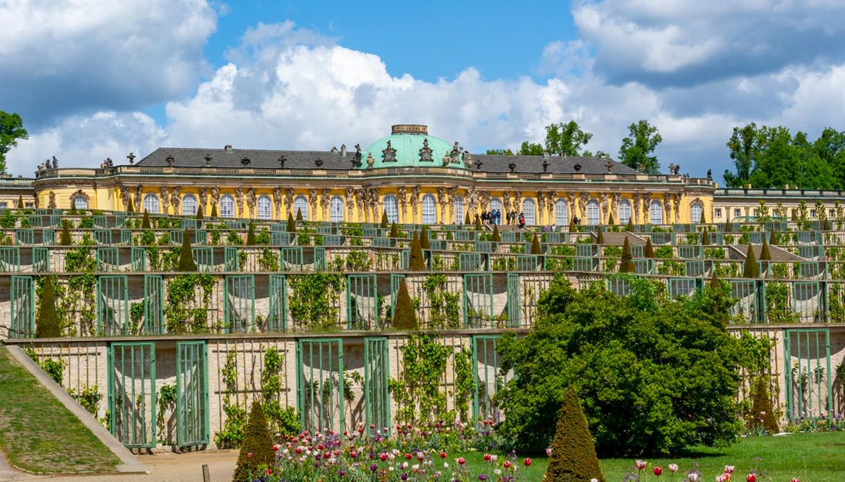 Tra le location di "Mother Mary" c'è anche Palazzo Sanssouci a Postdam 
