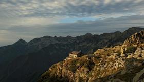Dove la montagna si accende di storie, la magia della Notte dei Rifugi Biellesi