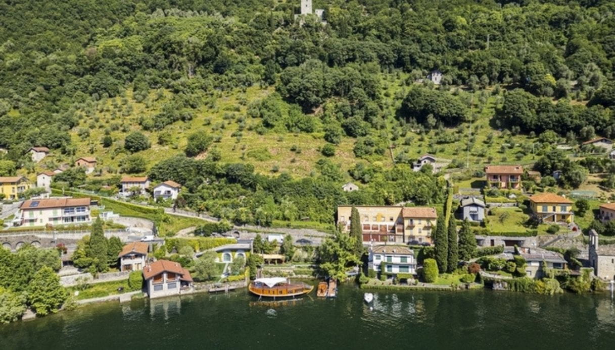 Apre il Giardino della Velarca, splendida casa-barca sul Lago di Como