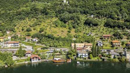 Apre il Giardino della Velarca, splendida casa-barca sul Lago di Como