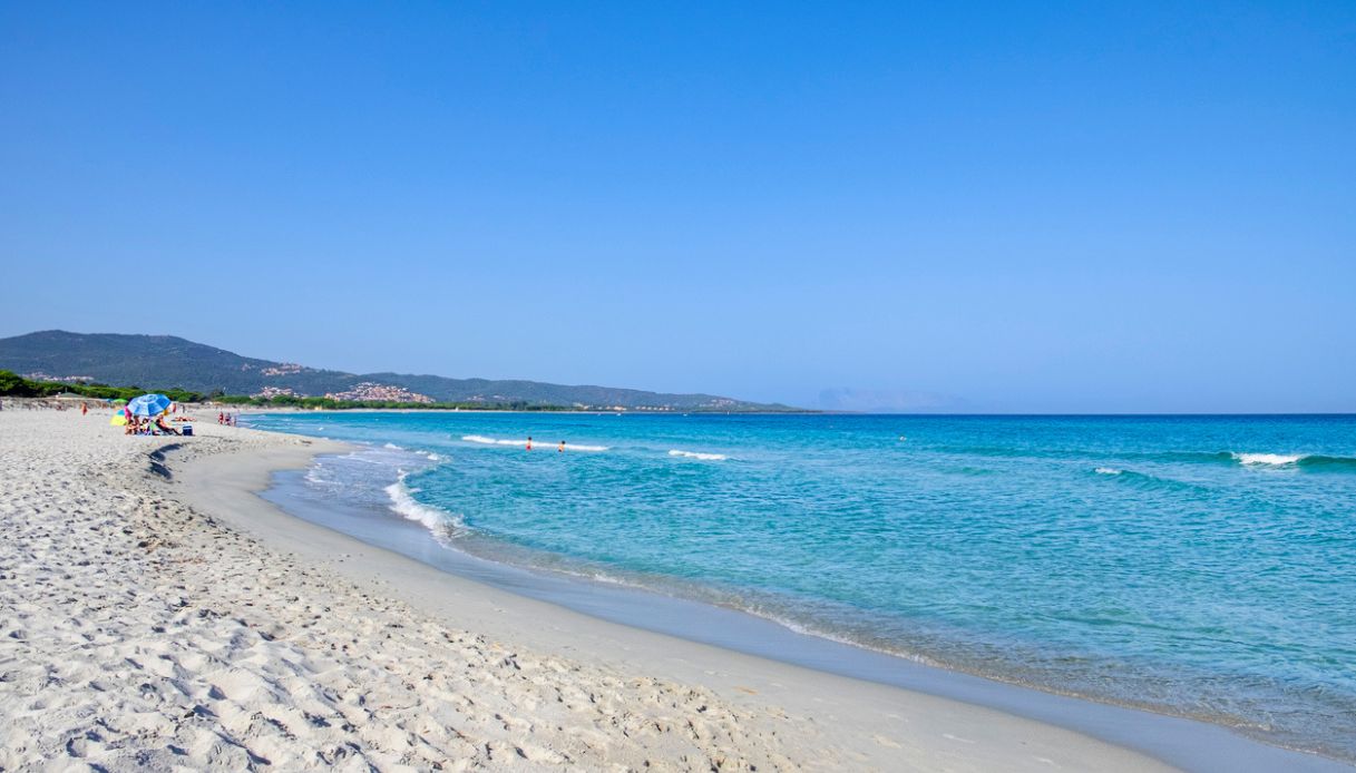 Cala di Budoni, una lunga spiaggia nella Sardegna nord-orientale