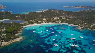 Un frammento di Paradiso nel bel mezzo del Mediterraneo: l’Isola di Santa Maria è un sogno che si avvera