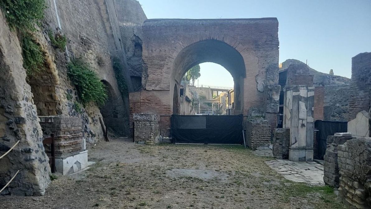 Ercolano, riapre il Calcidico dopo vent’anni: torna accessibile l’antica porta monumentale dell’Augusteum