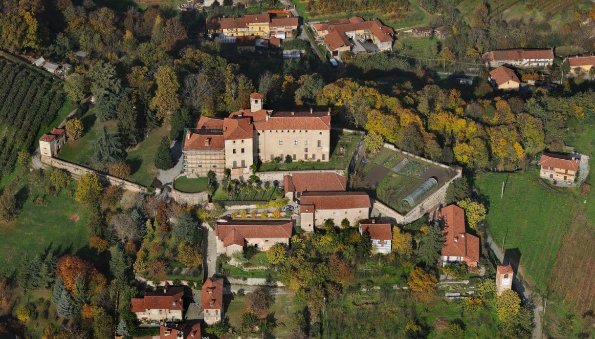 Veduta panoramica del Castello della Manta, Cuneo