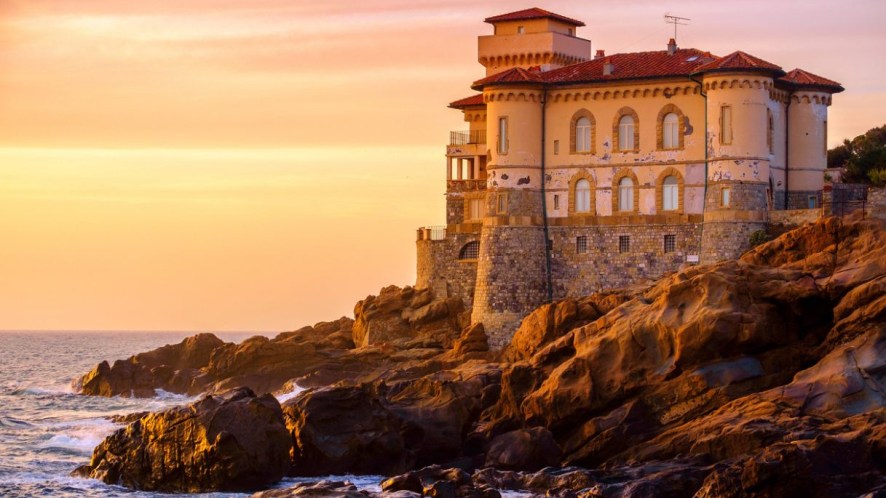 Una fortezza tra le onde e la macchia mediterranea: Castello del Boccale, la sentinella che sfida il Tirreno