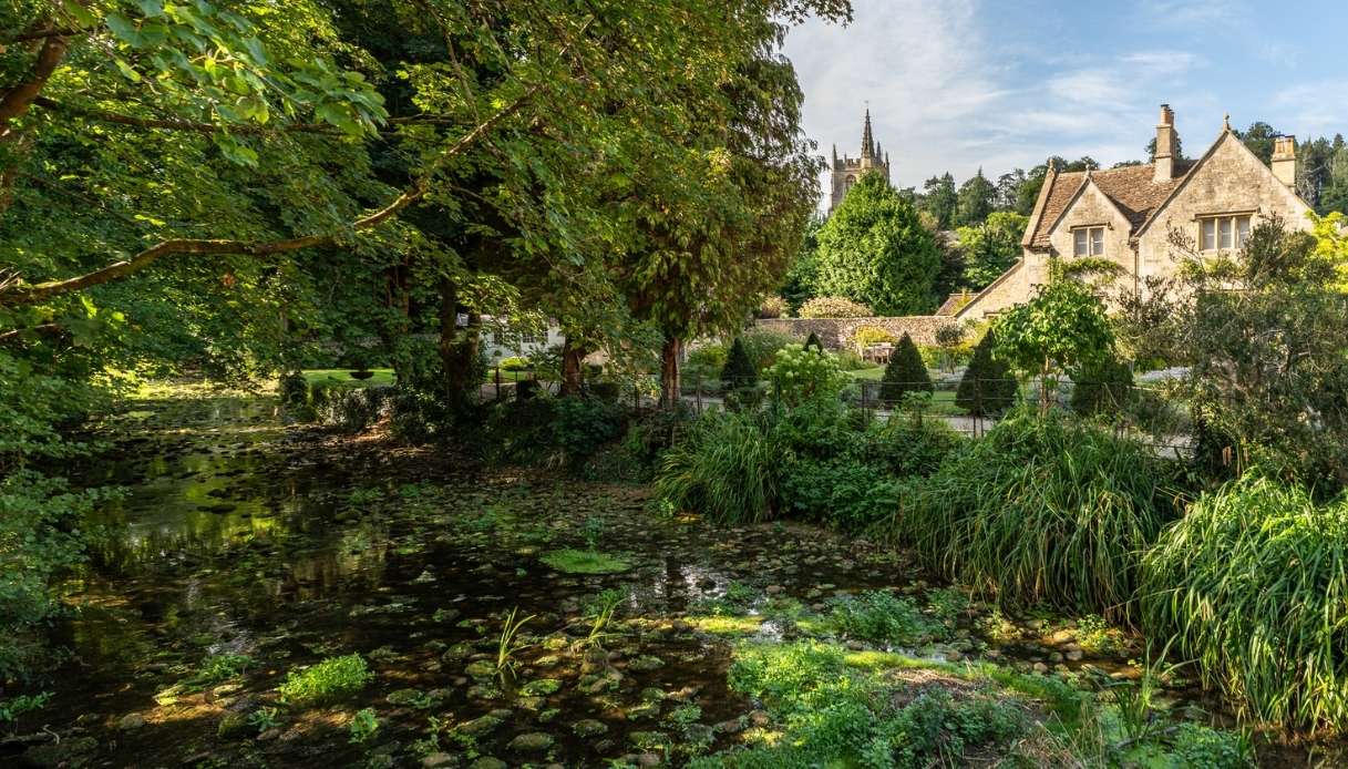 Vista sul fiume del Castello Combe