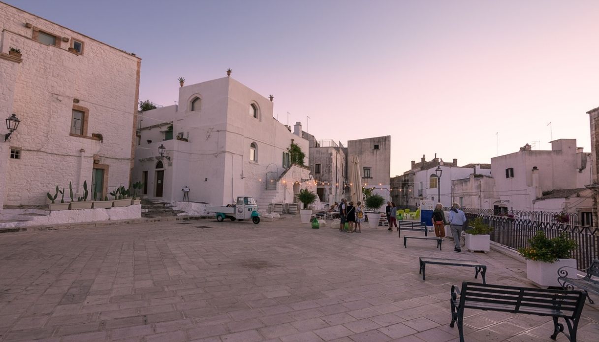 Il borgo di Ceglie Messapica al tramonto