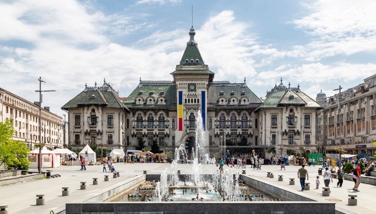 Prefettura della contea di Dolj e il palazzo amministrativo nella citt&agrave; di Craiova