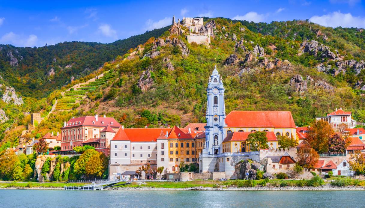 Il borgo dal campanile azzurro: Dürnstein e i suoi antichi segreti nel cuore della Wachau
