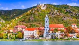 Il borgo dal campanile azzurro: Dürnstein e i suoi antichi segreti nel cuore della Wachau