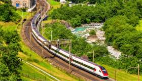 Gotthard Panorama Express, il grande viaggio tra lago e montagne della Svizzera