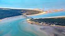 Il fascino di Noirmoutier, l’isola delle mimose tra sale, maree e villaggi bianchi sull’Atlantico francese