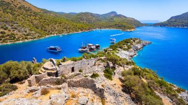Viaggio nell’isola segreta di San Nicola: Gemiler, con tramonti che incendiano il Mediterraneo