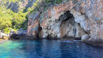 Grama Bay, la baia selvaggia in Albania tra scogliere, storia e trekking vista mare