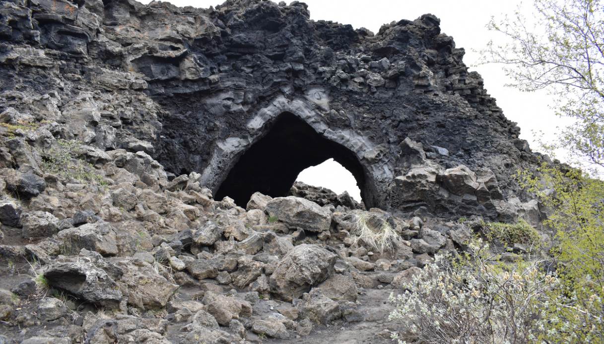 Kirkjan, Islanda