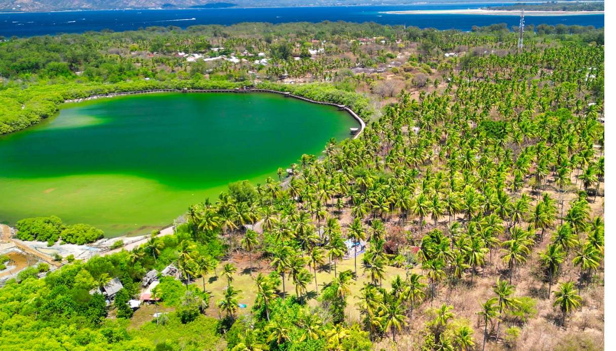 Lago salato di Gili Meno, Indonesia