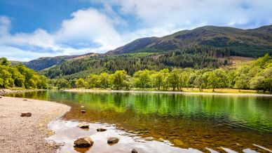 Il grande lago tra montagne che raccontano secoli di storia: Loch Lomond, il re delle Highlands scozzesi