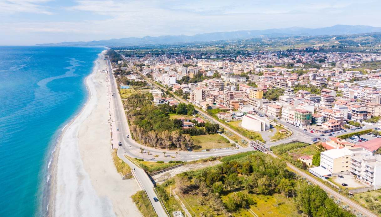 https://siviaggia.it/wp-content/uploads/sites/2/2026/06/Locri.jpg