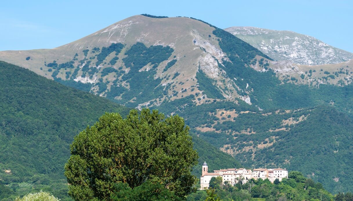 trekking lontano dalla folla estate appennino parchi nazionali