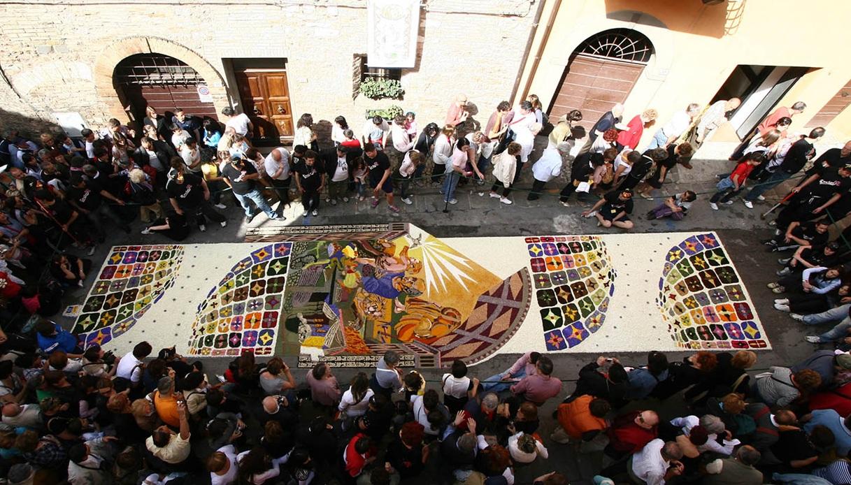 Opere d'arte nelle Infiorate di Spello