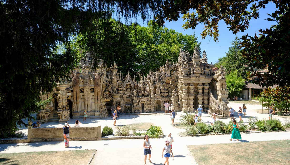 Palais Cheval, il sogno di un postino francese divenuto realtà è una meraviglia