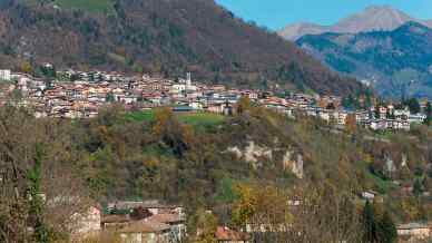 Il borgo di Parre è la Città del Folklore 2026: un riconoscimento speciale nel cuore della Val Seriana