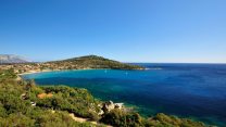 Tortolì è dove il mare della Sardegna cambia colore a ogni sguardo
