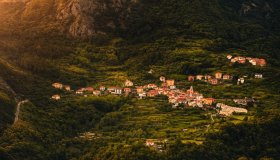 Oltre la cartolina del Tigullio: Bargone e la Liguria che non ti aspetti