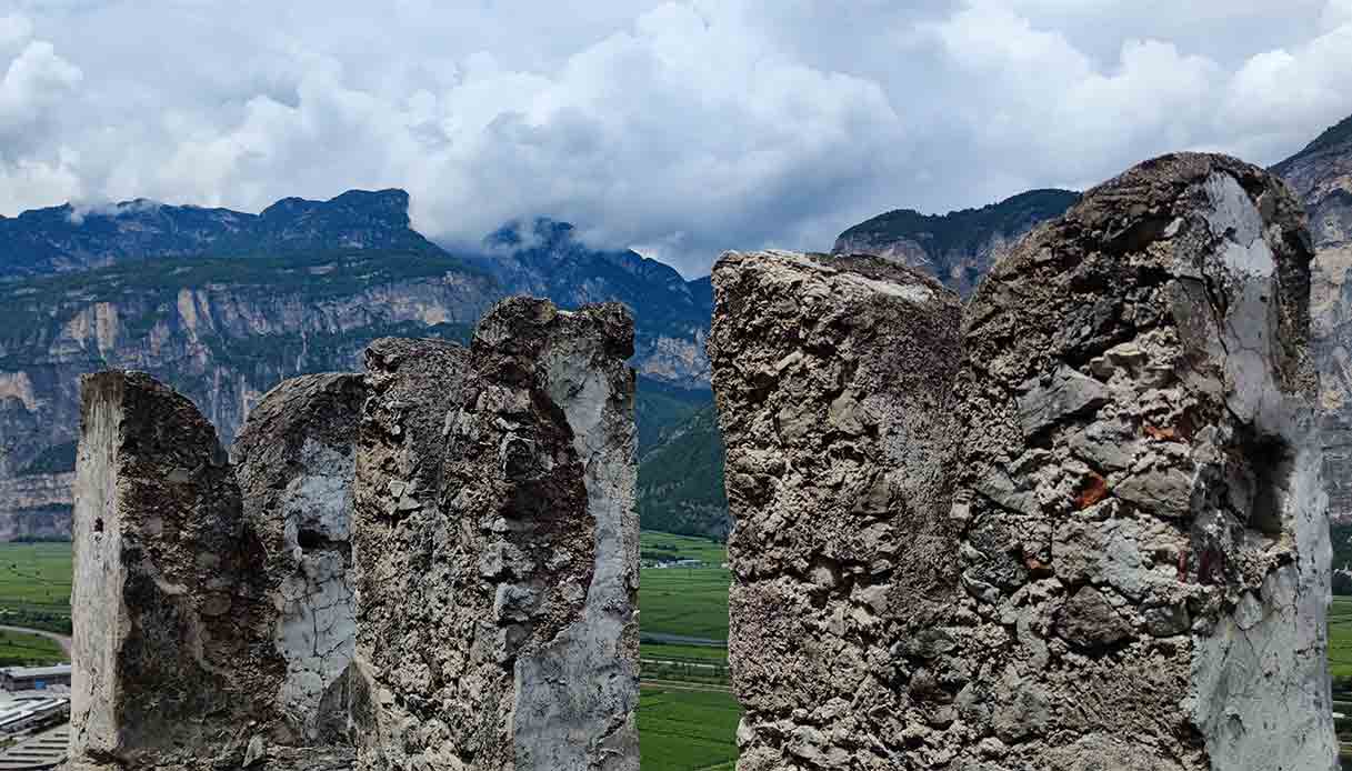 castello-salorno-guglie