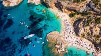 Cinque Vele 2026: la guida di Legambiente e TCI al mare più bello e sostenibile d’Italia