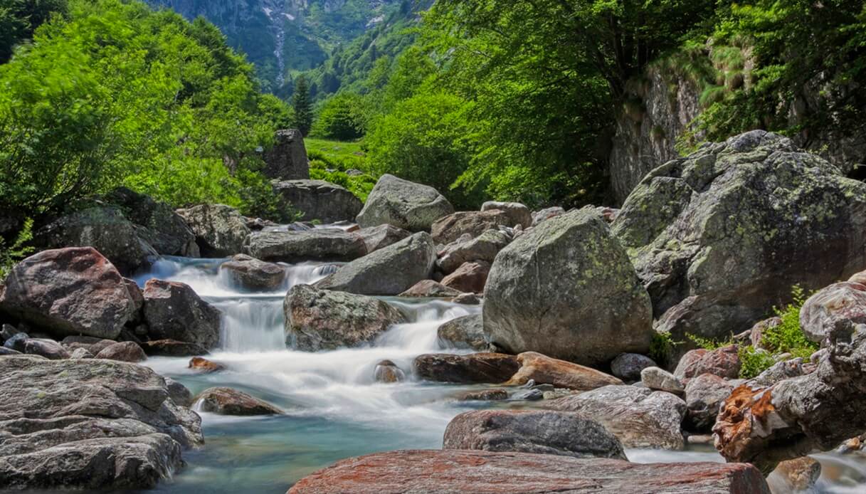 dove fare bagno piscine naturali lombardia