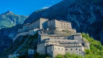Dormire al Forte di Bard: un’esperienza di viaggio totale tra gli spazi della guarnigione