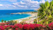 Dove viaggiare d’estate: le mete Vueling che valgono (davvero) il caldo